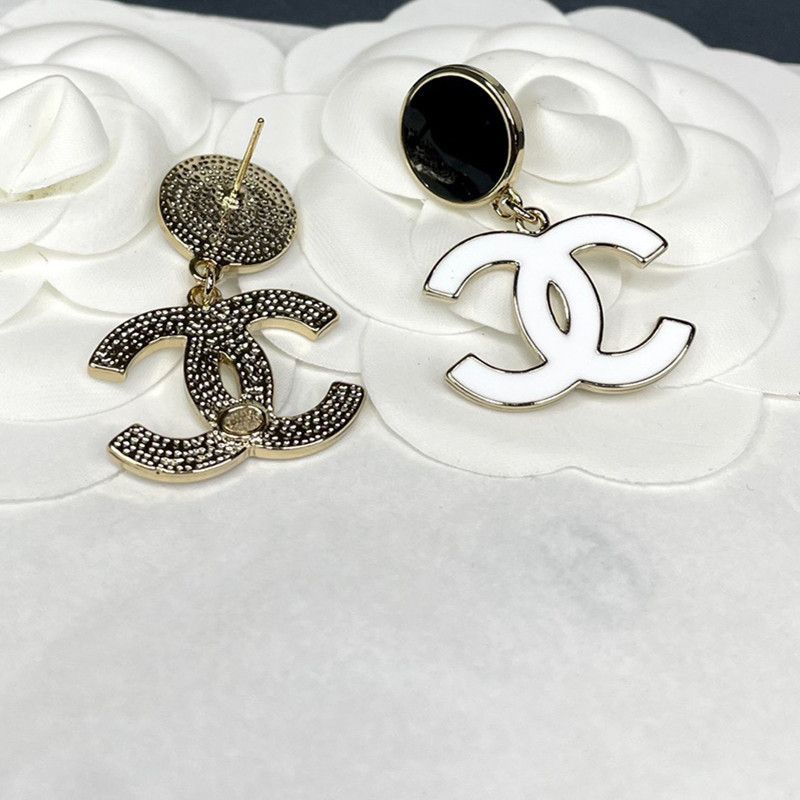 Women's stylish low-key Luxury Earrings