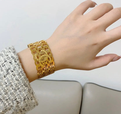Luxury and stylish bracelets for women