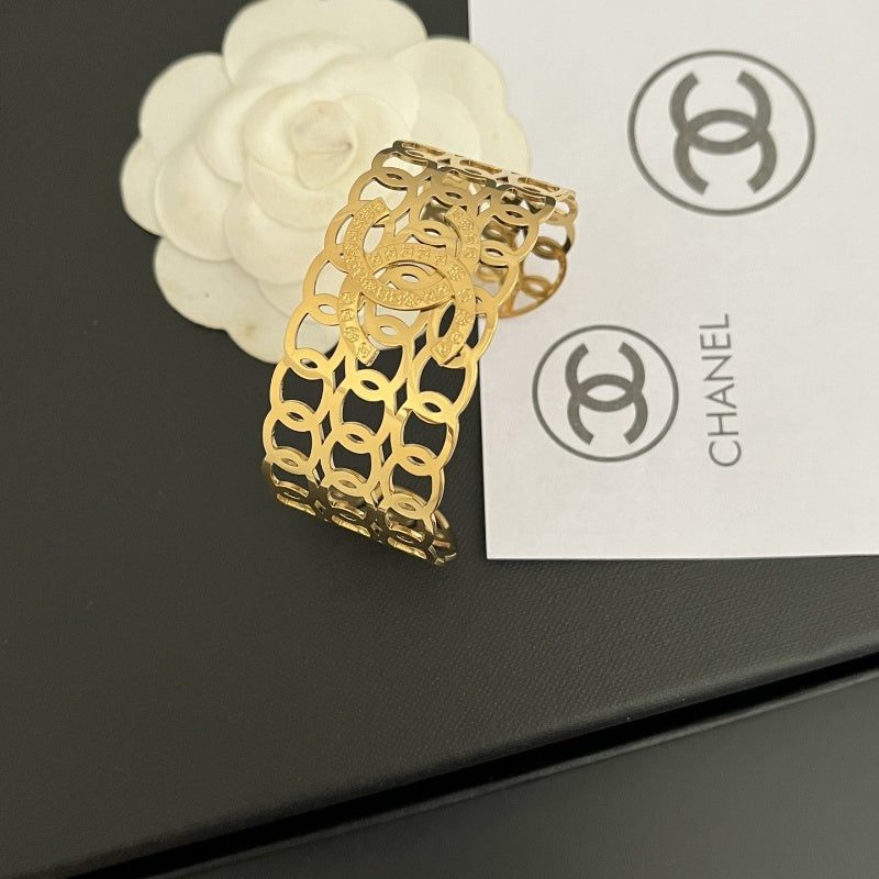 Luxury and stylish bracelets for women