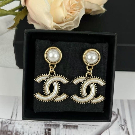 Women's stylish And versatile Minimalist Earrings, Low-key and Elegant, Timeless