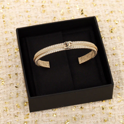 Fashionable luxury high-end bracelets