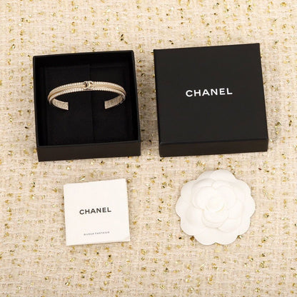 Fashionable luxury high-end bracelets