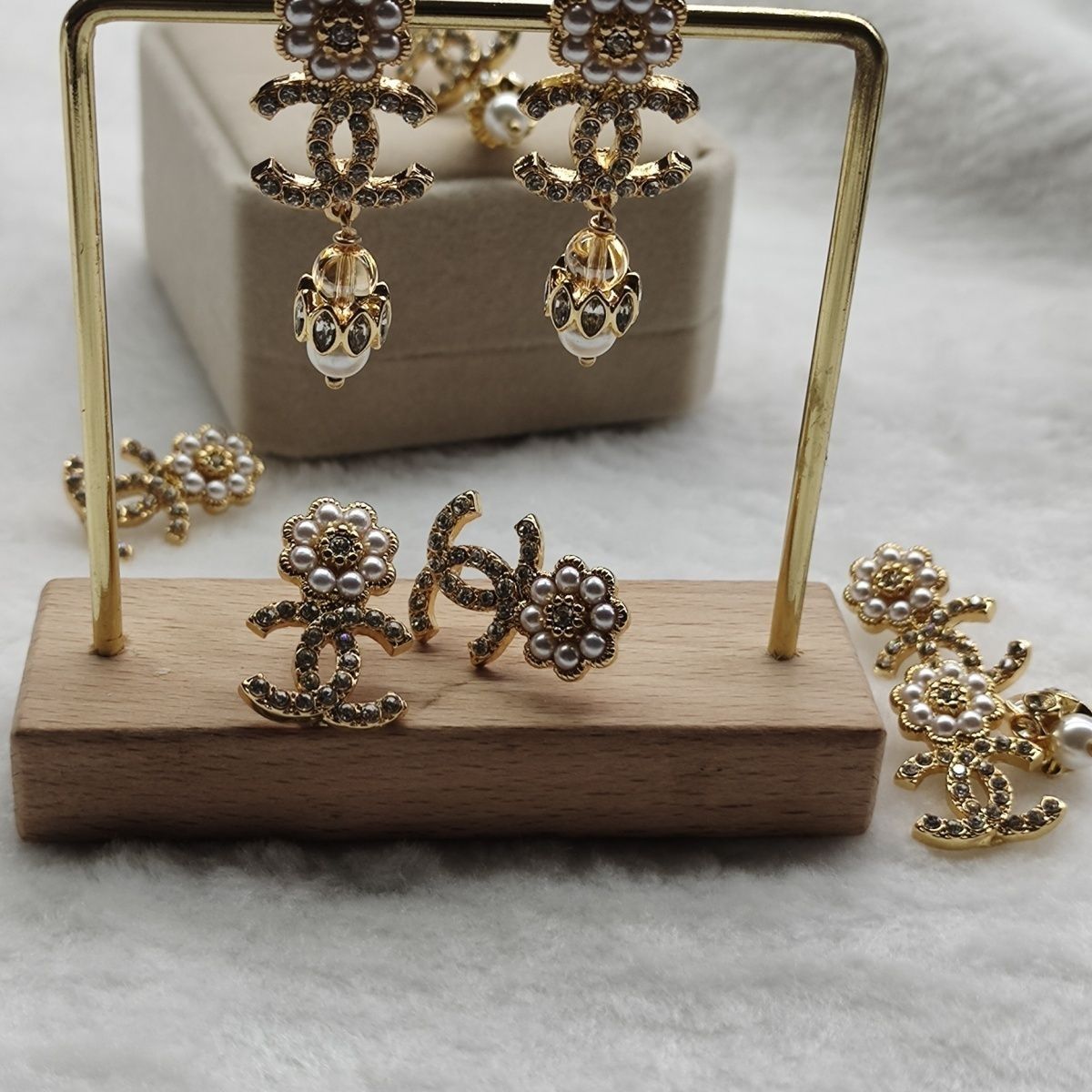 Fashion Retro Light Luxury Women's Earrings