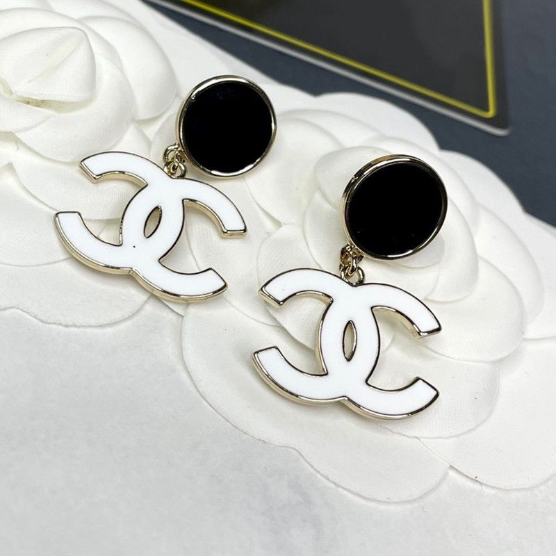 Women's stylish low-key Luxury Earrings