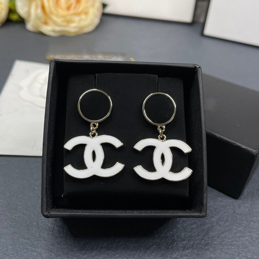 Women's stylish low-key Luxury Earrings