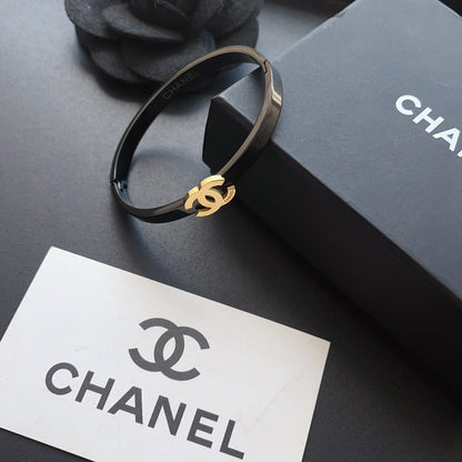 Simple and Fashionable Women's Titanium Steel Bracelet