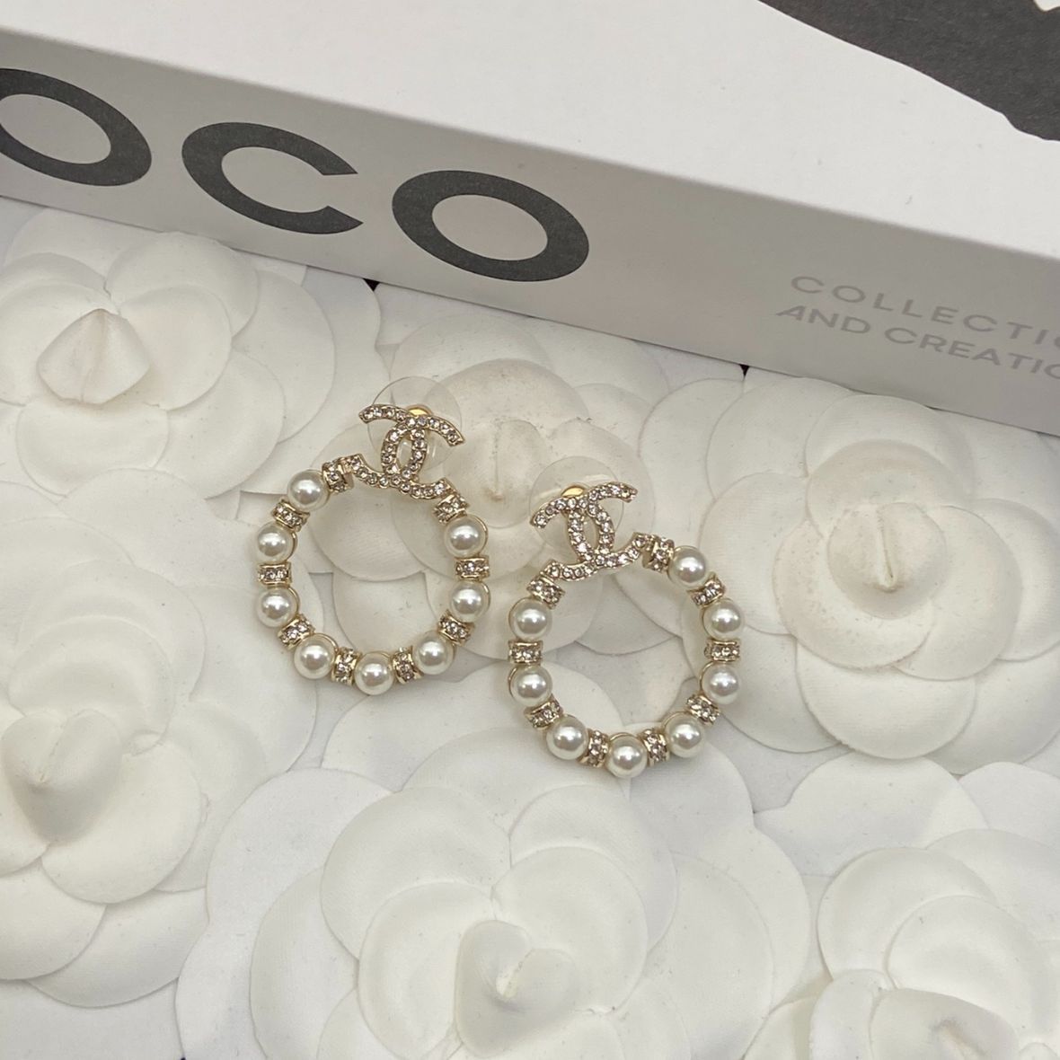 Fashionable women's elegant jewelry Earrings