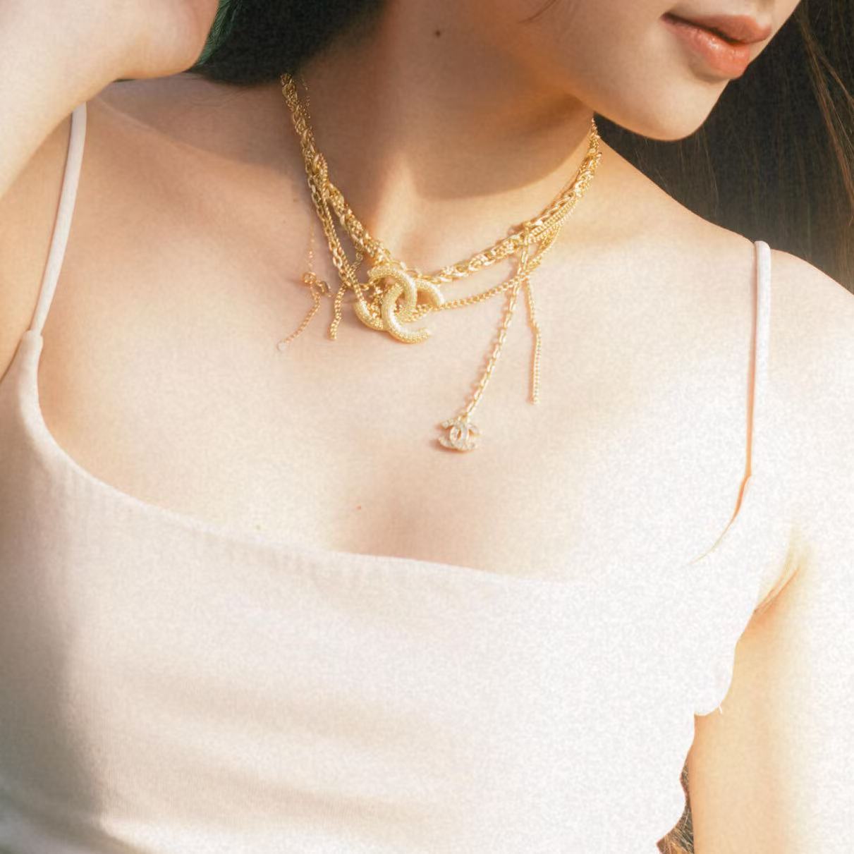 Fashionable women's jewelry accessories pendants