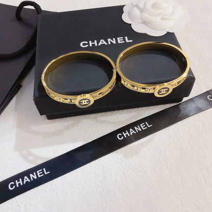 Luxury high-end fashion bracelet