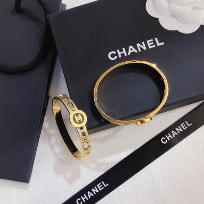 Luxury high-end fashion bracelet