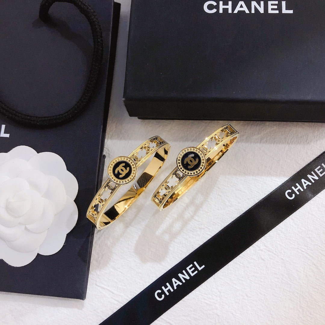 Luxury high-end fashion bracelet