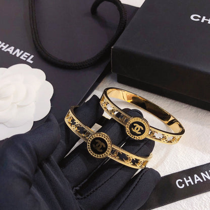 Luxury high-end fashion bracelet