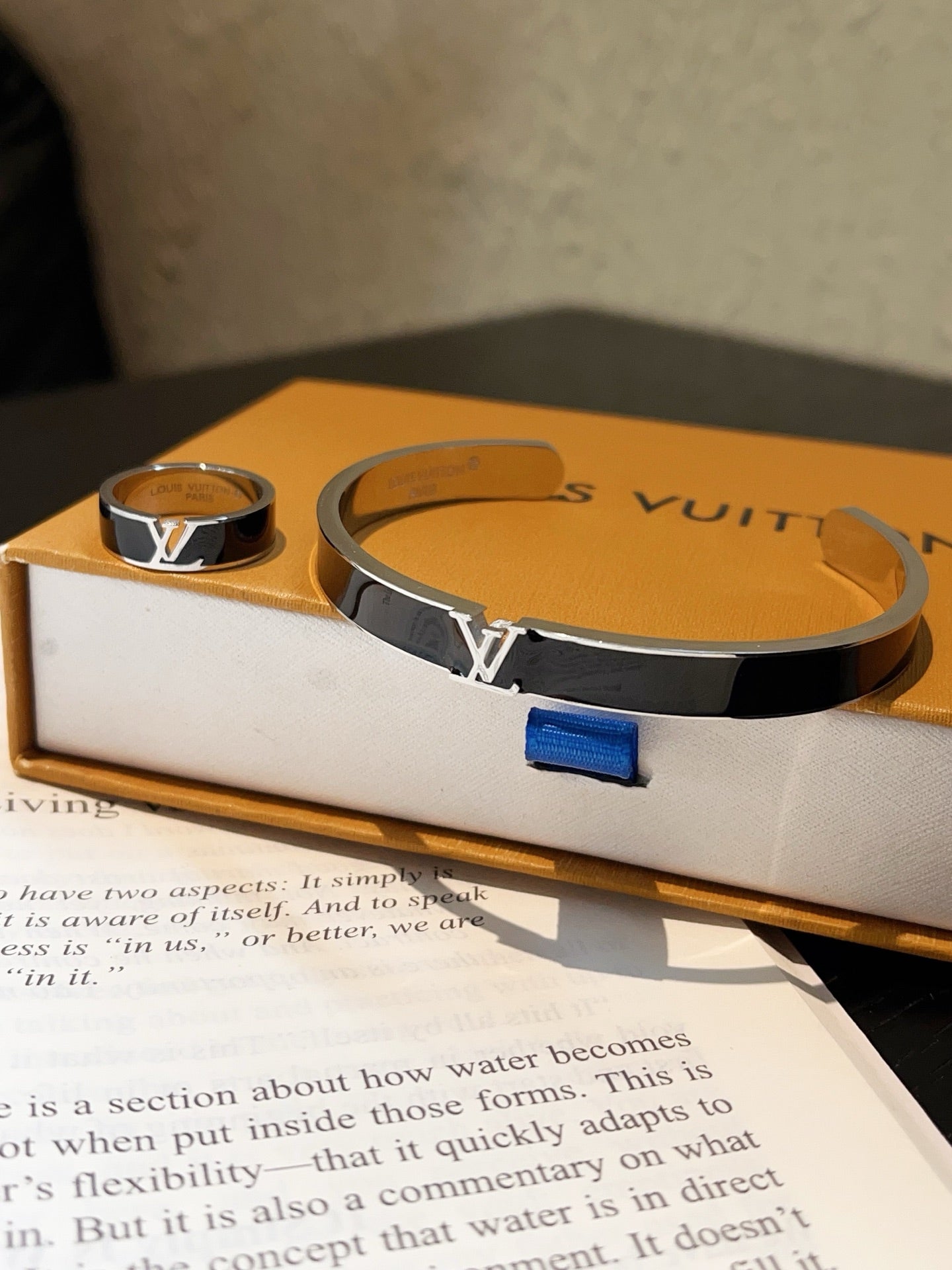 Luxury high-end bracelet