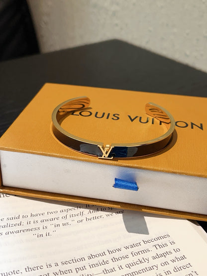 Luxury high-end bracelet