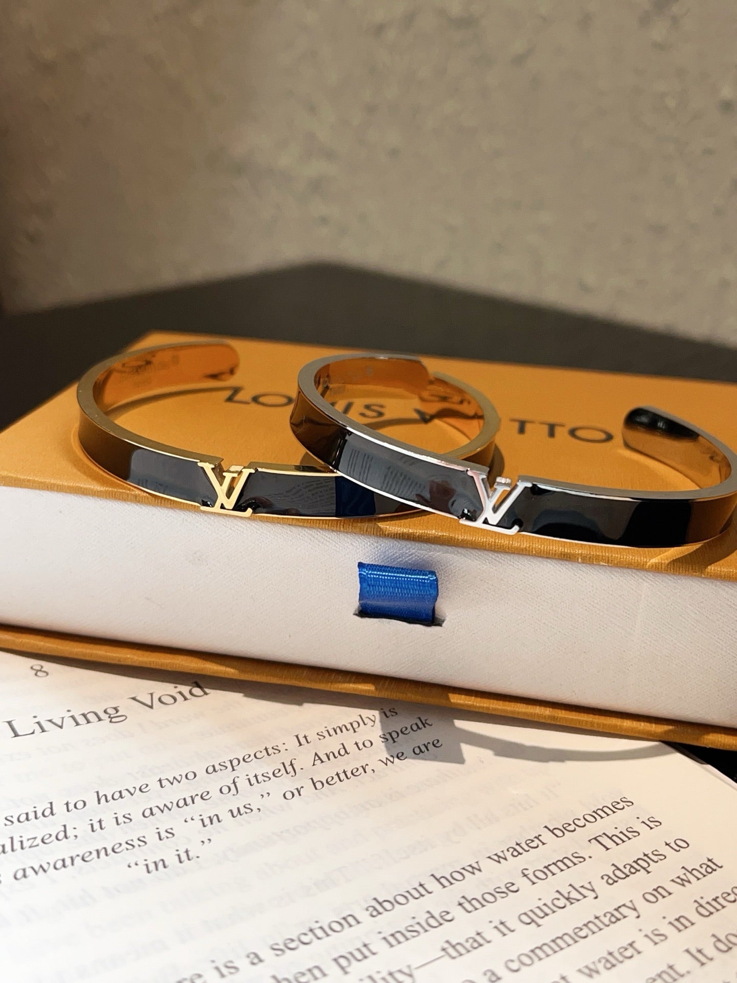 Luxury high-end bracelet