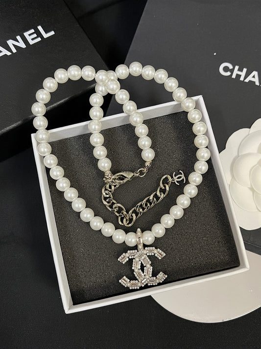 Fashionable women's Necklace