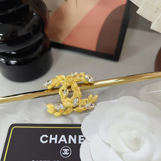 High-end brooches for women