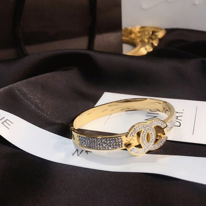 🌟Stylish C-shaped bracelet