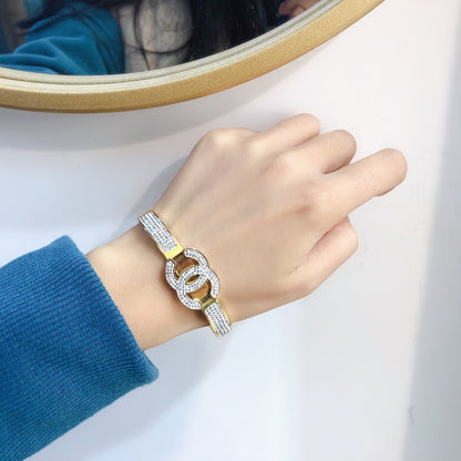 🌟Stylish C-shaped bracelet